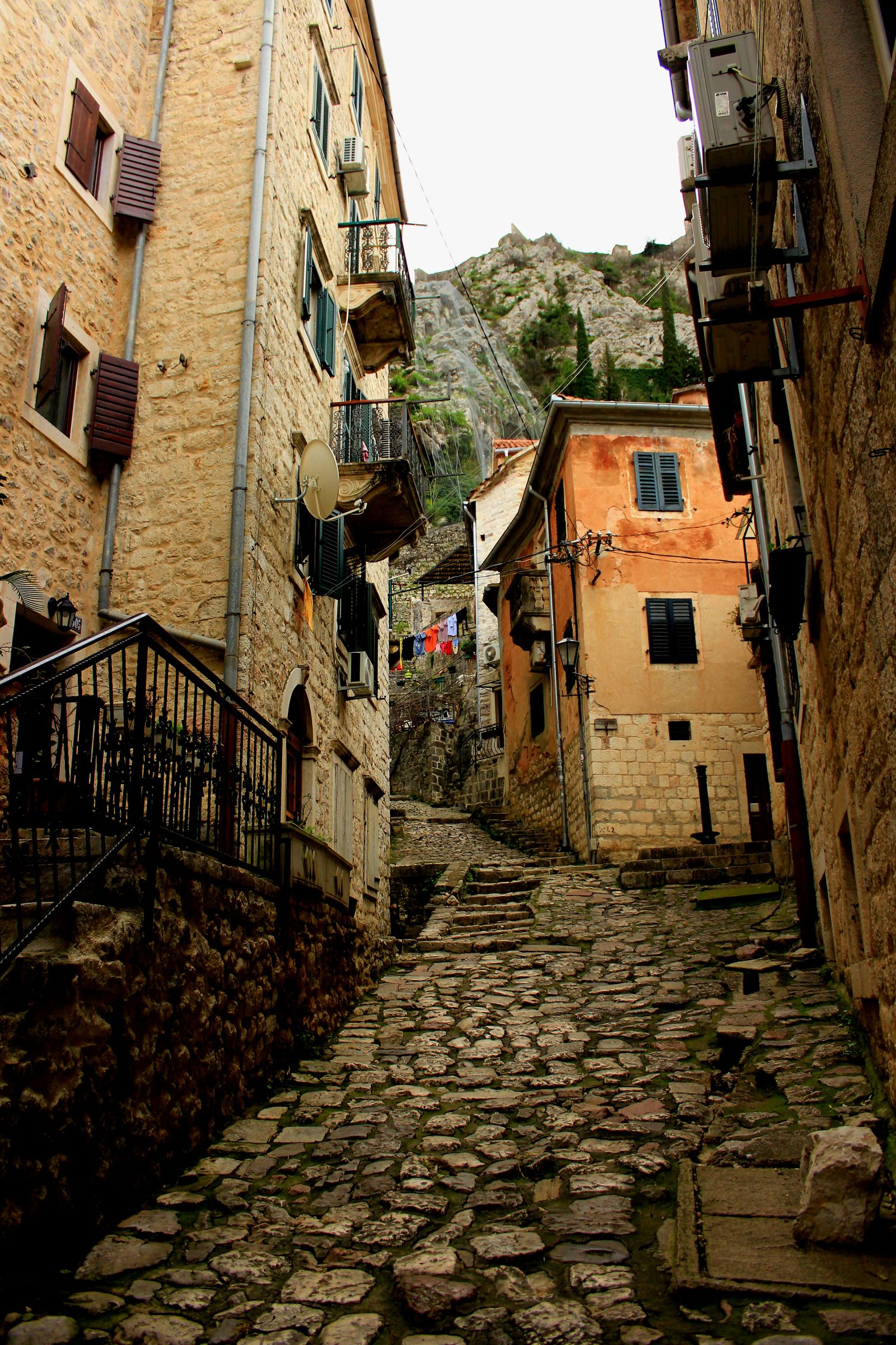 Gasse in der Altstadt von Kotor